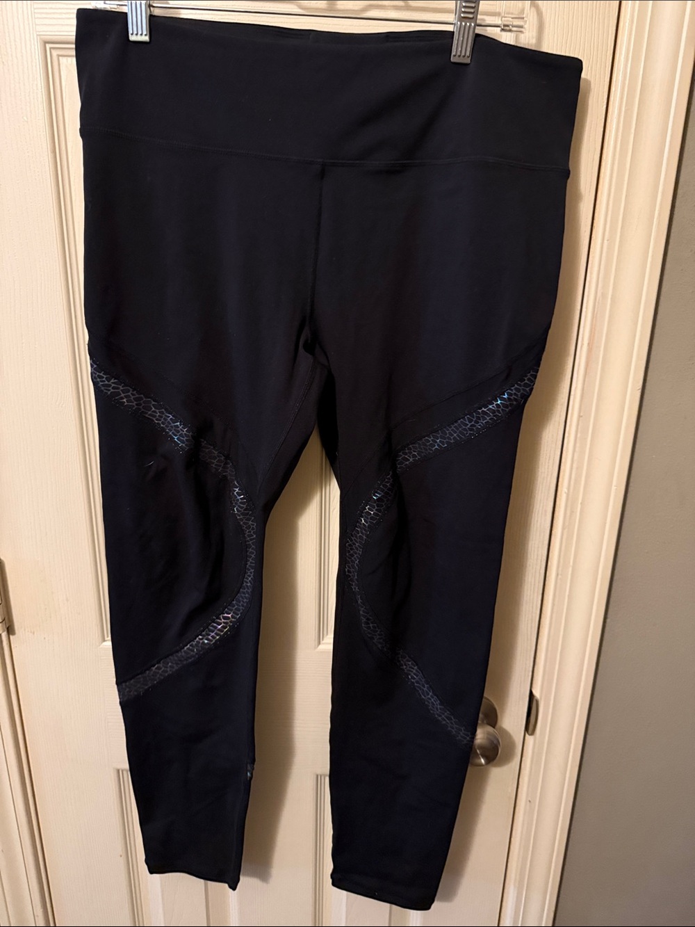 High-Waist Black Leggings with Subtle Iridescent Trim